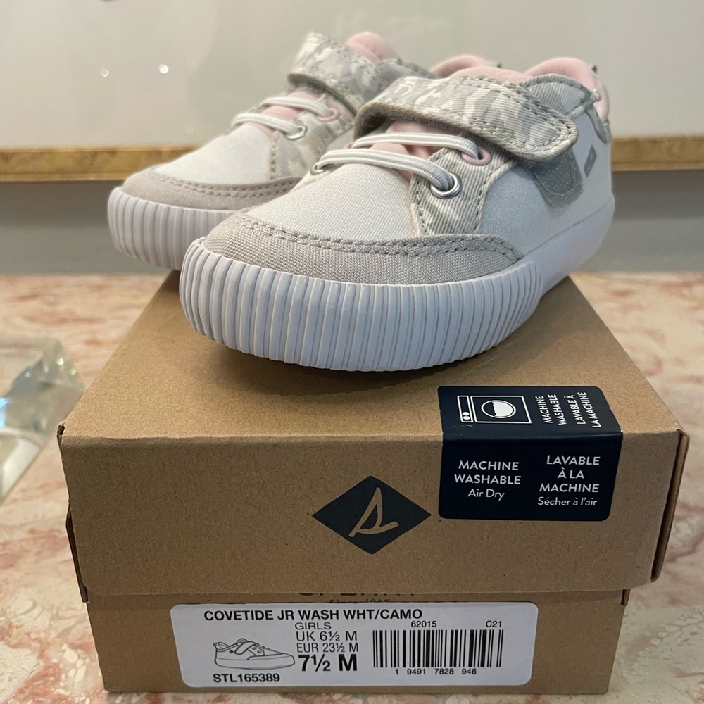 New In Box!  Sperrys Covetide sneaker!